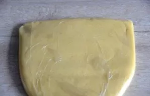 Once the dough has been kneaded, wrap the dough in plastic wrap and refrigerate for 30 minutes.