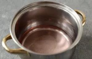 Pour water from the jar into a saucepan, add salt and sugar. Bring to a boil, pour vinegar.