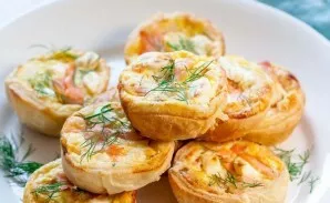 Place in an oven preheated to 190 degrees for 20-30 minutes. Before serving, cool for 10-15 minutes.