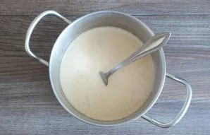 As soon as the mass begins to foam and the grains of sugar dissolve, remove from heat.