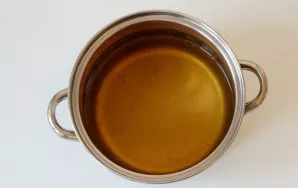 Strain and leave to cool. Then add sparkling water.