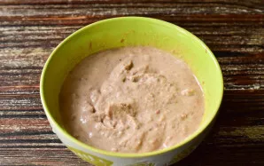 Using a blender, crush all the ingredients. If you want a more liquid consistency, add warm water.