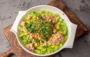 Finely chop the greens, add salt and black pepper to taste.