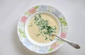 Finely chop the dill and put in a bowl with egg and milk.