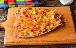 Put fried vegetables on top.