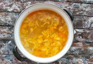 Add vegetables to the potatoes.