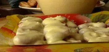 Thats all, you can start collecting the cake. Dip the cookies in cream and put them on a plate.