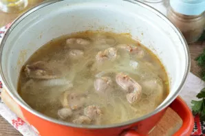 Pour 1 cup of water and cook over low heat until tender, about 35 minutes. Most of the water can evaporate.