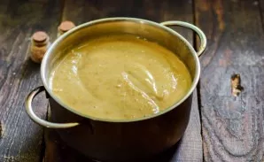 Grind the peas to a puree consistency.