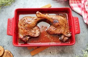 Remove the foil from the form, pour over the resulting juice and bake for another 10-15 minutes until the desired crust forms. Immediatel...