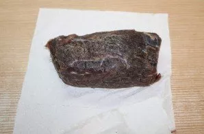 After 3 days, remove the meat from the marinade, do not wash it.