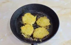 Fry the meat in batter on low heat for 4-5 minutes on each side. The meat should have time to cook inside, but the potatoes should not be...