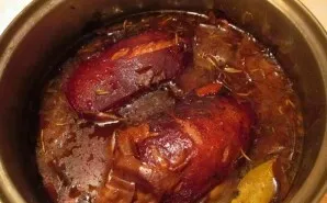 Pour salted water and simmer over very low heat for 1.5 hours after boiling.