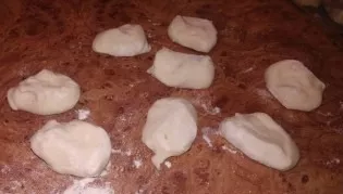 You can make dumplings the way you like. I do it manually without any special tools. Divide the dough into 