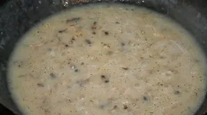 Fry the onion in a pan until golden brown. Then add mushrooms to it and add flour, quickly mix the ingredients. Then pour the broth. Boil...