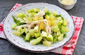 Put the apple cubes.