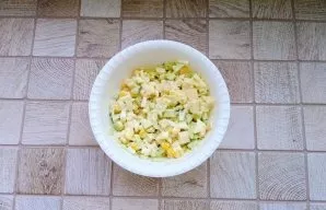 Salt and pepper the salad to taste, mix well.