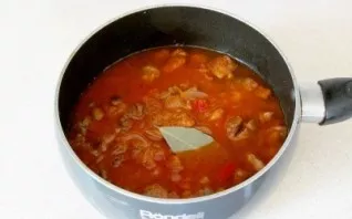 Pour boiled water to cover all the meat. add a bay leaf, cook for 25-30 minutes under the lid. The sauce should thicken, and the meat sho...