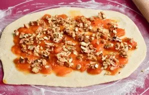 Spread with jam and top with walnuts or other nuts you like.