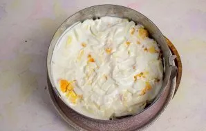 Grease with mayonnaise.