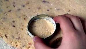 Take any cookie molds and cut out the cookies.