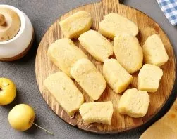 Remove the dough and cut into pieces. The size of the pieces depends on the desired size of the cakes. Most often I get 10-14 pieces.