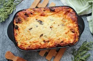 Place the form in a hot oven and bake at a temperature of 180 degrees for 40-55 minutes until cooked. Remove the casserole, let it cool c...