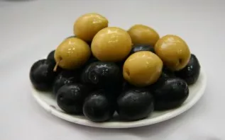 Olives and black olives can be used as an additional ingredient. If desired, they can be placed on a spit or placed next to them, because...