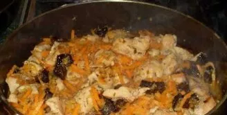 We send the vegetables to the pan with the rabbit already stewed. Mix.