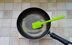 Stir thoroughly. There should be no lumps.