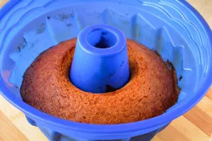 Bake the muffin for 35 minutes until golden brown.