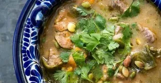 In this case, corn, a handful of pumpkin seeds and crushed herbs are also added to the recipe. Enjoy your meal!