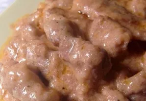 And already prepared Stroganoff-style pork fits absolutely with any side dish. Delicious!