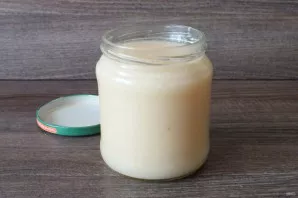 Pour the hot puree into a clean, dry glass container. Screw it tightly.