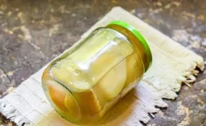 Pour the compote back into the jar, immediately tightly screw the jar with a lid, turn it upside down, cover with a blanket and leave for...