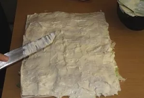 Lubricate the surface of lavash bread with it.