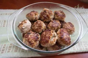 Transfer the dumplings to a heat-resistant container.