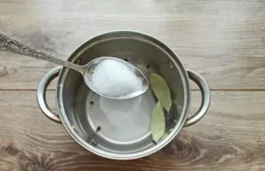 Add salt, bring to a boil and cook for 5 minutes.