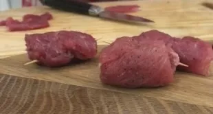 The edge of the finger should be squeezed with a toothpick so as not to decompose.