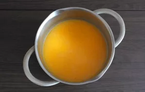 When the pumpkin is cooked, crush it with a blender until smooth.