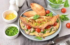 Serve immediately with toasted bread.