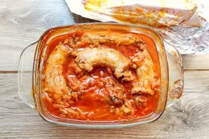 Place the form in a hot oven and bake the necks for 1.5-2 hours until cooked.