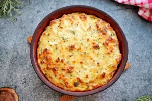 Bake the cake for another 25-35 minutes until it turns golden and cooks. Cool the cake and serve.