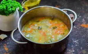 Boil the soup over low heat for 25-30 minutes, at the end add vinegar, stir and remove from heat.