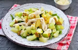 Lay out the mustard and mayonnaise. Salt and pepper to taste. The salad is ready.