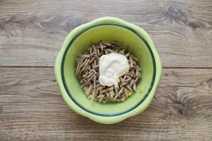 Add mayonnaise to the salad, stir and serve.