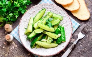 Put the prepared cucumbers on a plate and serve. Delicious!