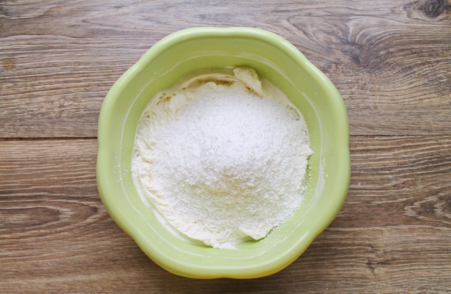 Add coconut flakes and mix well.