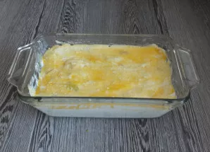 Grease the top with egg yolk. Place in a preheated oven and bake for 35 minutes.
