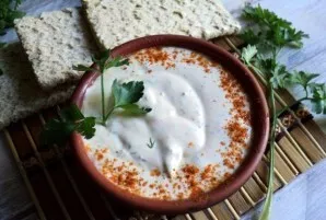 Before serving, cool slightly and garnish with paprika or herbs.